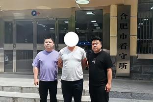 综艺中耐心布置战术球员却压根不执行 杨鸣差点被气出CBA形态？